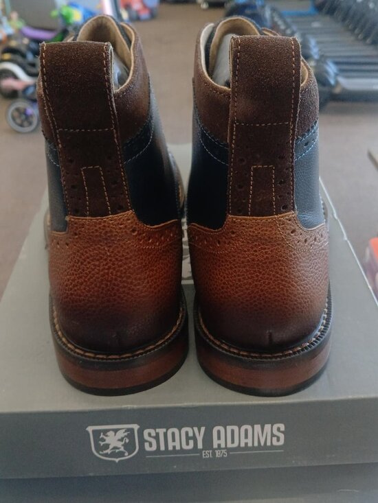 Stacy Adams Shoes Finnegan Wingtip Lace up Boot Cognac with Navy Size 9.5-O